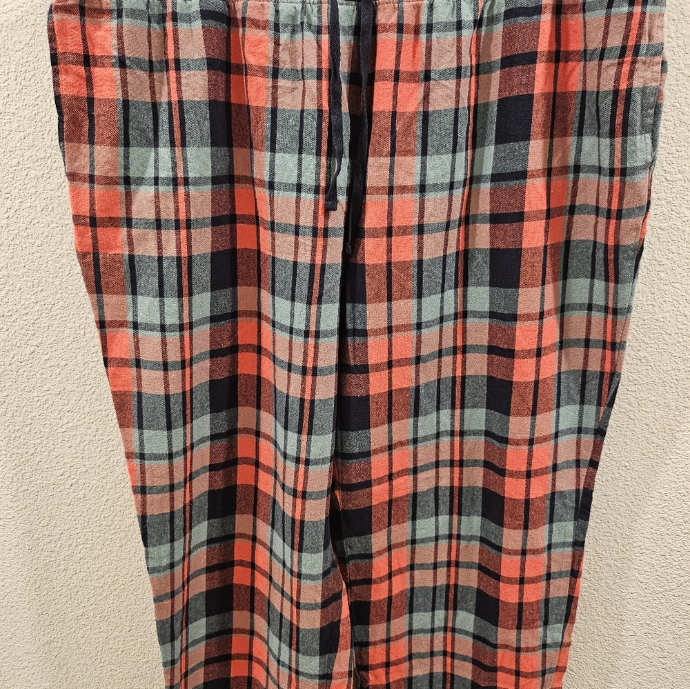 L.L. Bean Black and Red Plaid Lounge Pants - Picture 3 of 6